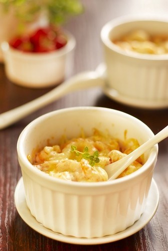 Фото рецепт Куриный жюльен в сливочном соусе с золотистой корочкой из пармезана