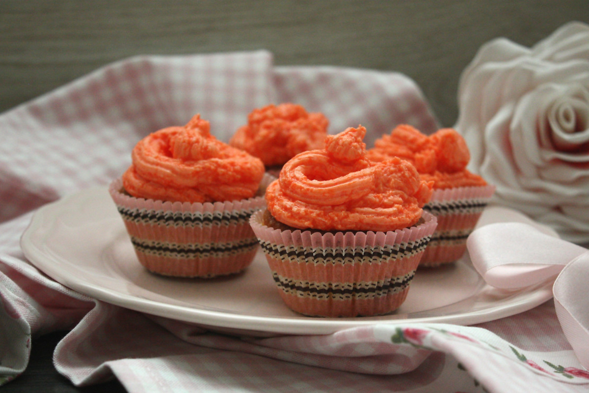 Фото рецепт Капкейки с малиной