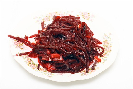 Фото рецепт Свекла с хреном и красным луком