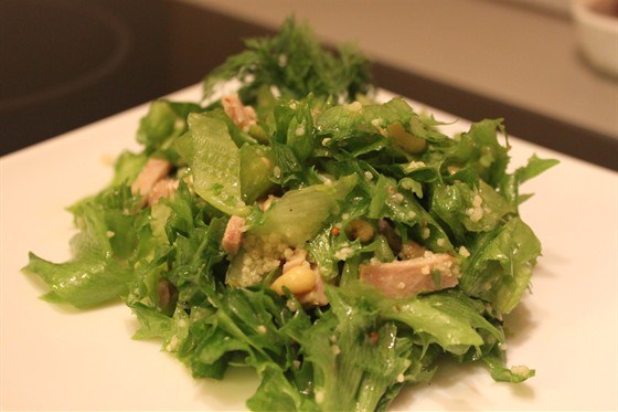 Фото рецепт Салат из телятины с кускусом и кедровыми орешками