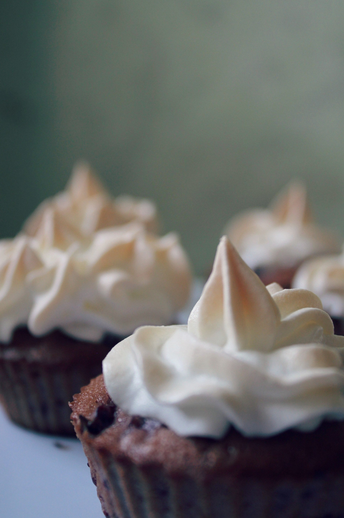 Фото рецепт Капкейки с вишней