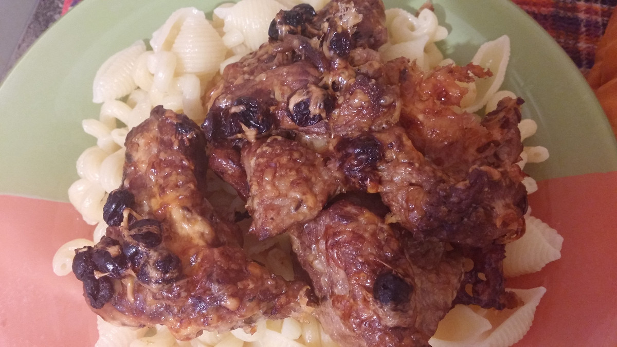 Фото рецепт Индейка, запеченная в сметане с красным вином