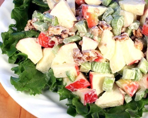 Фото рецепт Салат из бананов, яблок и сельдерея