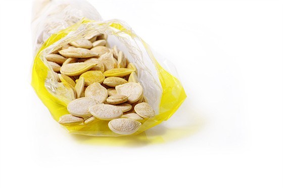 Фото рецепт Печеные тыквенные семечки с солью