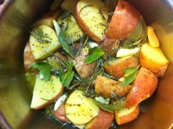 Фото рецепт Литовская рождественская картошка в белом вине