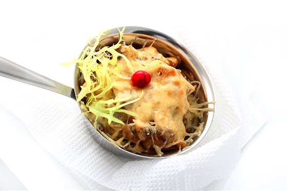 Фото рецепт Жюльен из курицы с маслинами