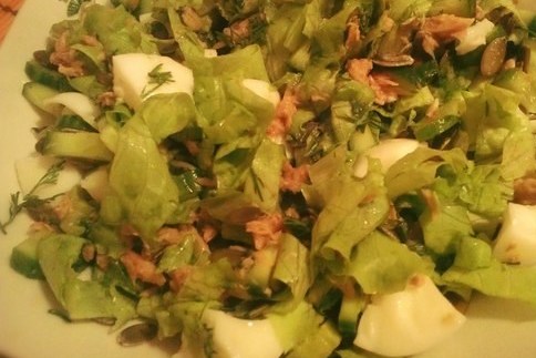 Фото рецепт Салат с тунцом в собственном соку и огурцом