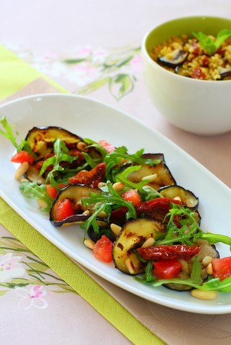 Фото рецепт Итальянский салат из баклажанов на гриле и томатов