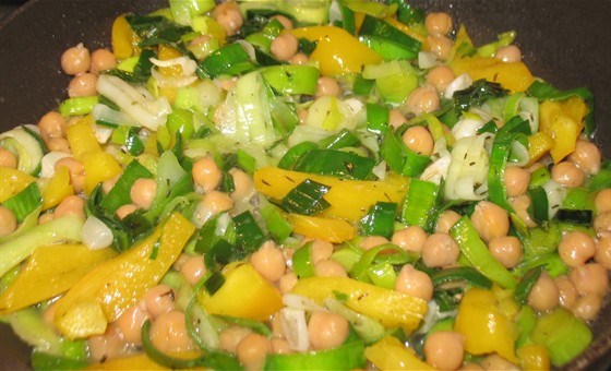 Фото рецепт Заправка к рису, пасте из порея и перца