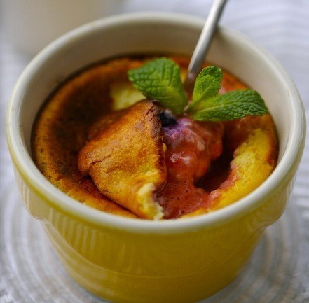 Фото рецепт Творожная запеканка с ягодами