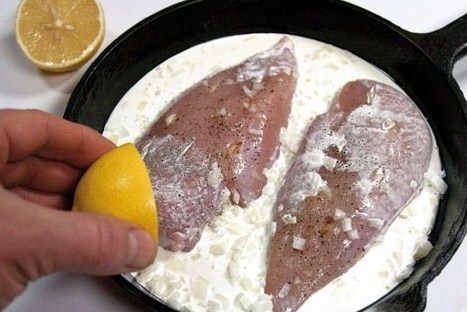 Фото рецепт Куриные грудки, запеченные в сливках, под сыром