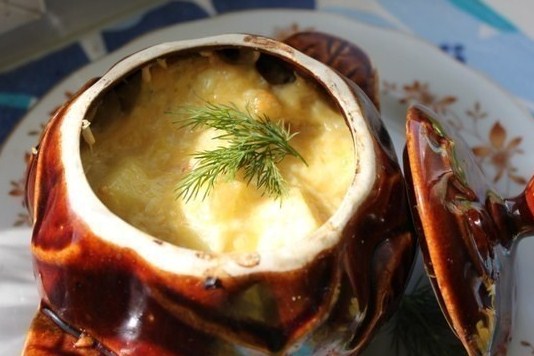 Фото рецепт Жаркое в горшочке с сыром и зеленью