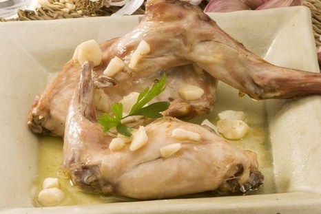 Фото рецепт Кролик со сметаной и грибами