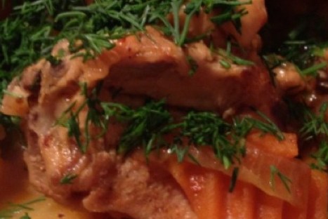 Фото рецепт Кролик, тушеный с овощами и паприкой