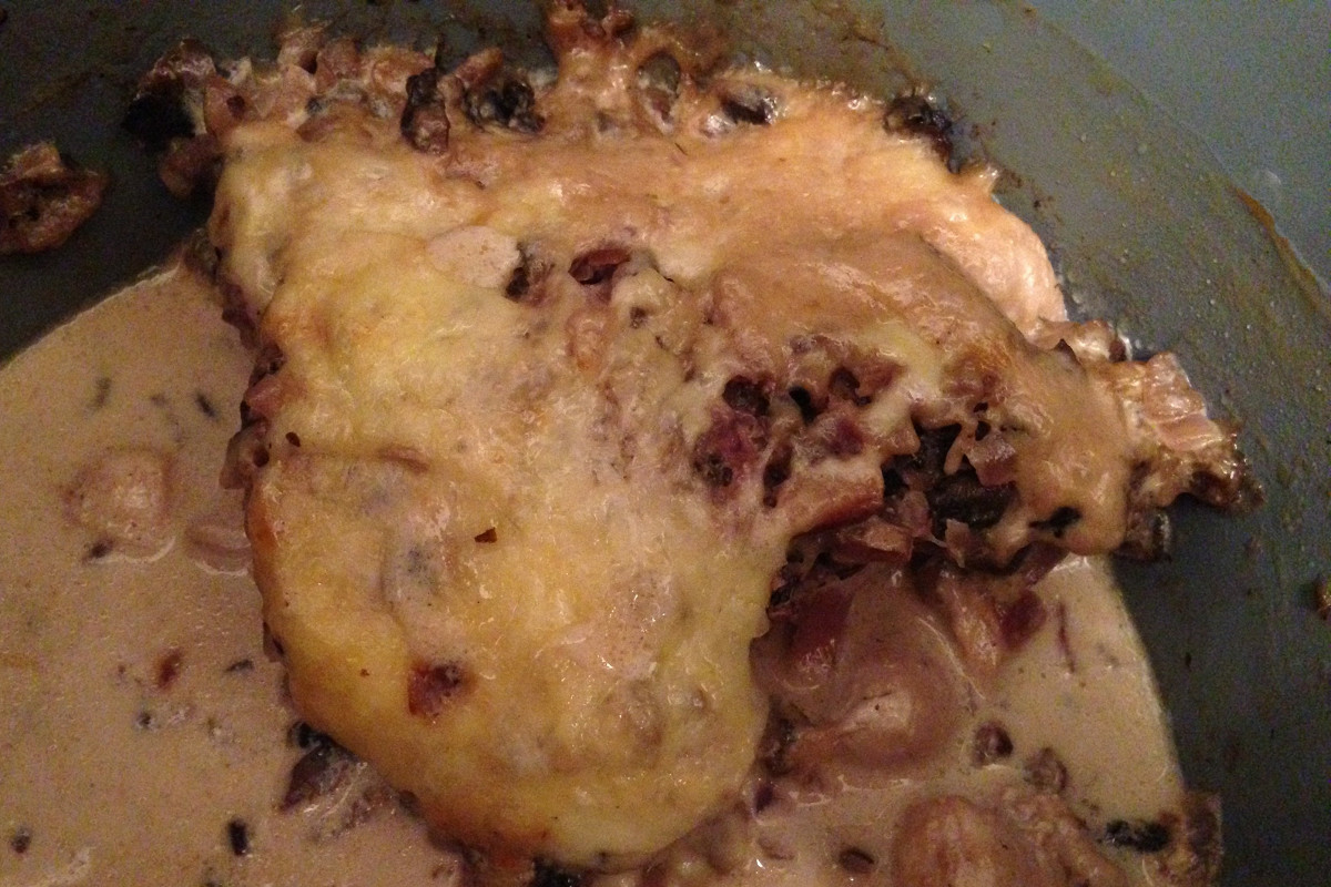 Фото рецепт Жюльен с шампиньонами и нежным куриным филе