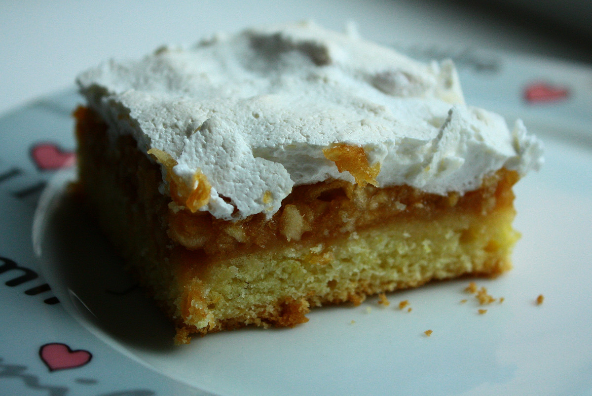 Фото рецепт Пирог с яблоками и безе