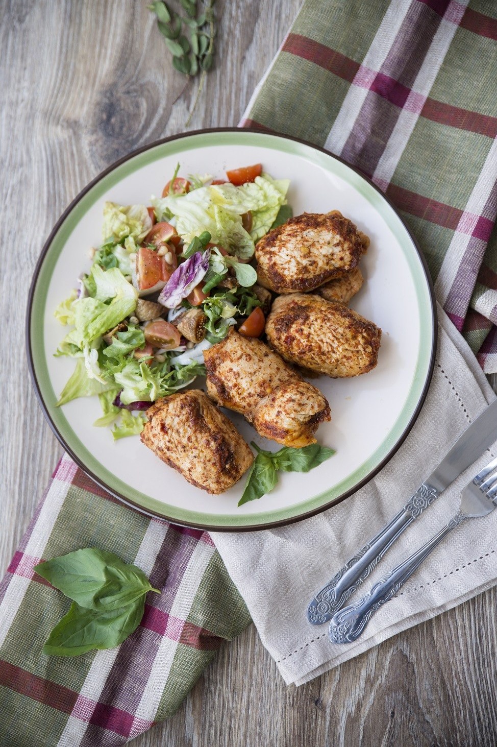 Фото рецепт Рулеты из индейки с сыром и грибами в мультиварке