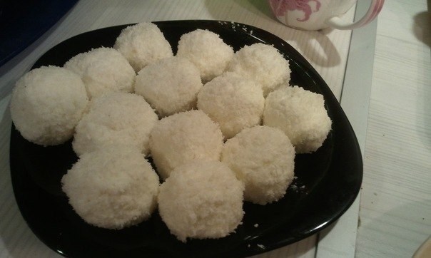 Фото рецепт Диетические «Рафаэлло» с творогом