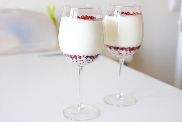 Фото рецепт Сметанное желе с гранатом