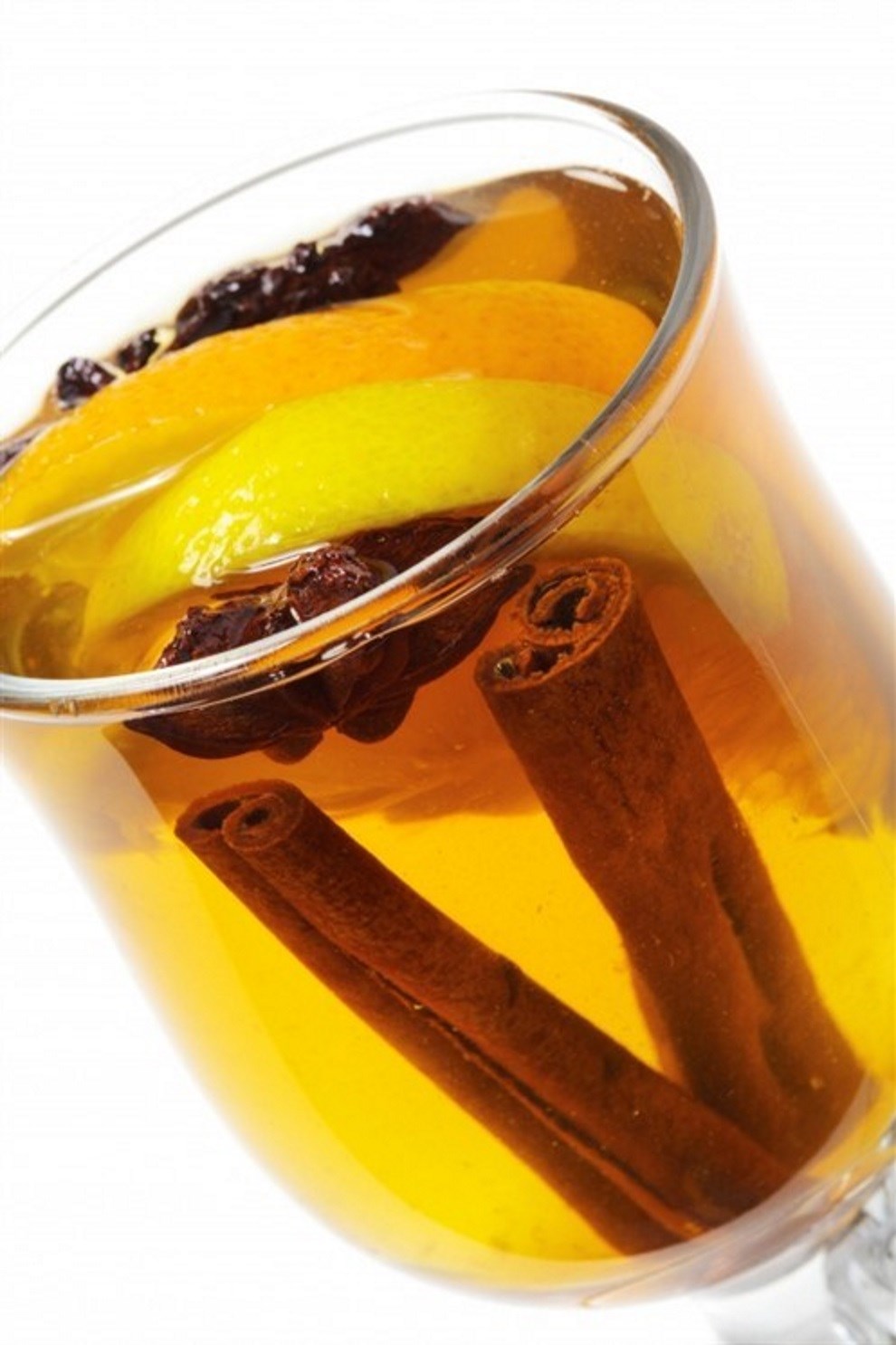 Фото рецепт Рождественский глинтвейн с белым вином и апельсинами