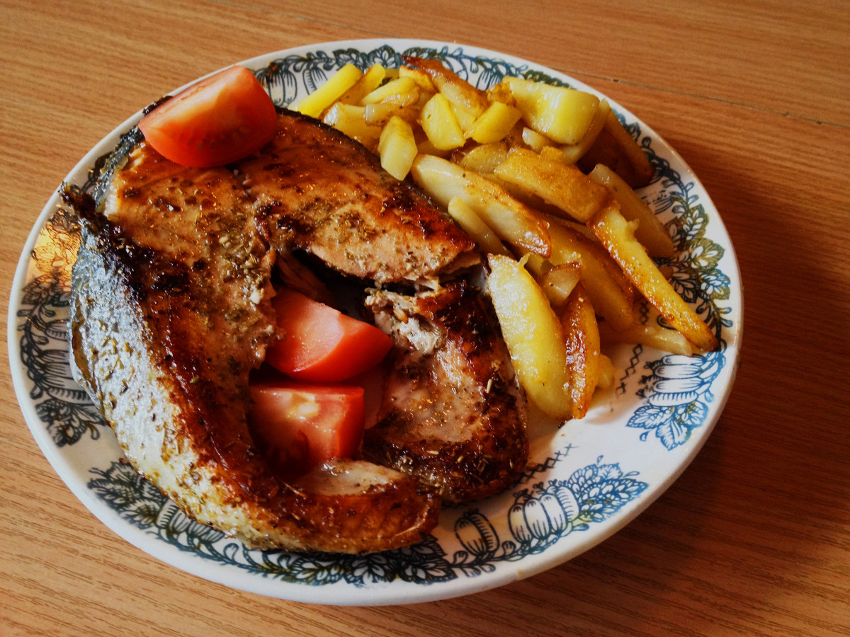 Фото рецепт Жареный стейк форели в лимонном маринаде с розмарином