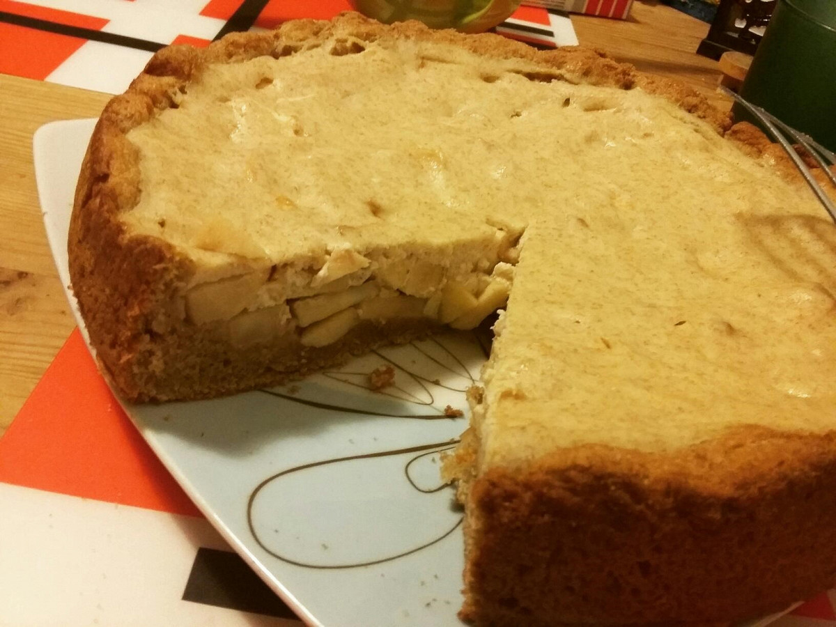 Фото рецепт Нежный сметанный пирог с яблоками