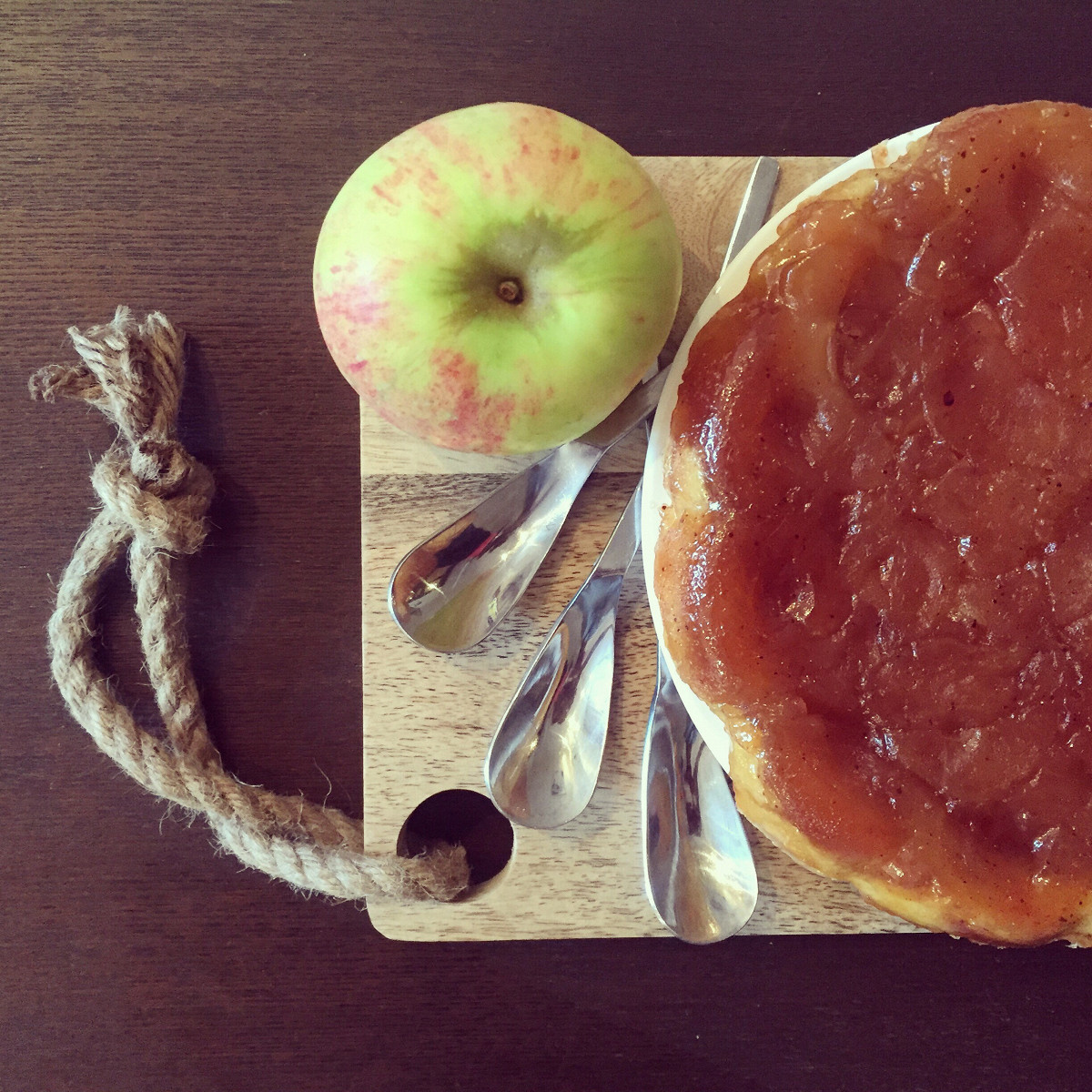 Фото рецепт Тарт татен с кремом шантильи