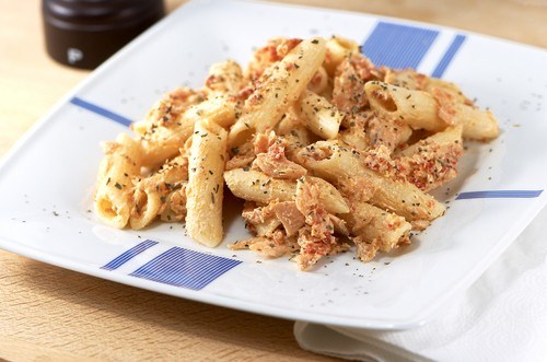 Фото рецепт Рыбная паста с тунцом, сельдереем и базиликом