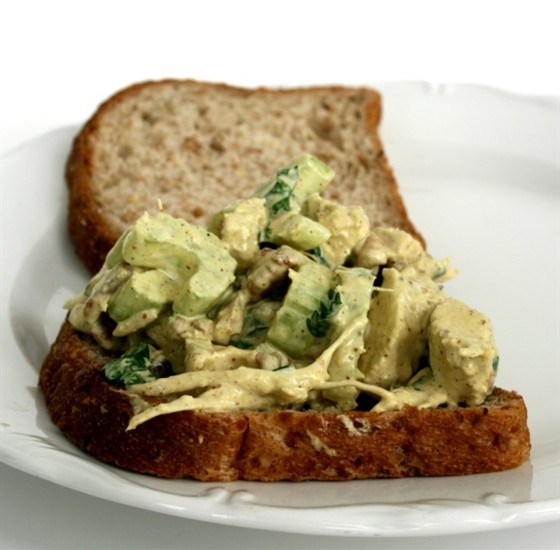 Фото рецепт Куриный салат с сельдереем