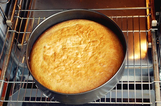 Фото рецепт Банановый пирог с молоком