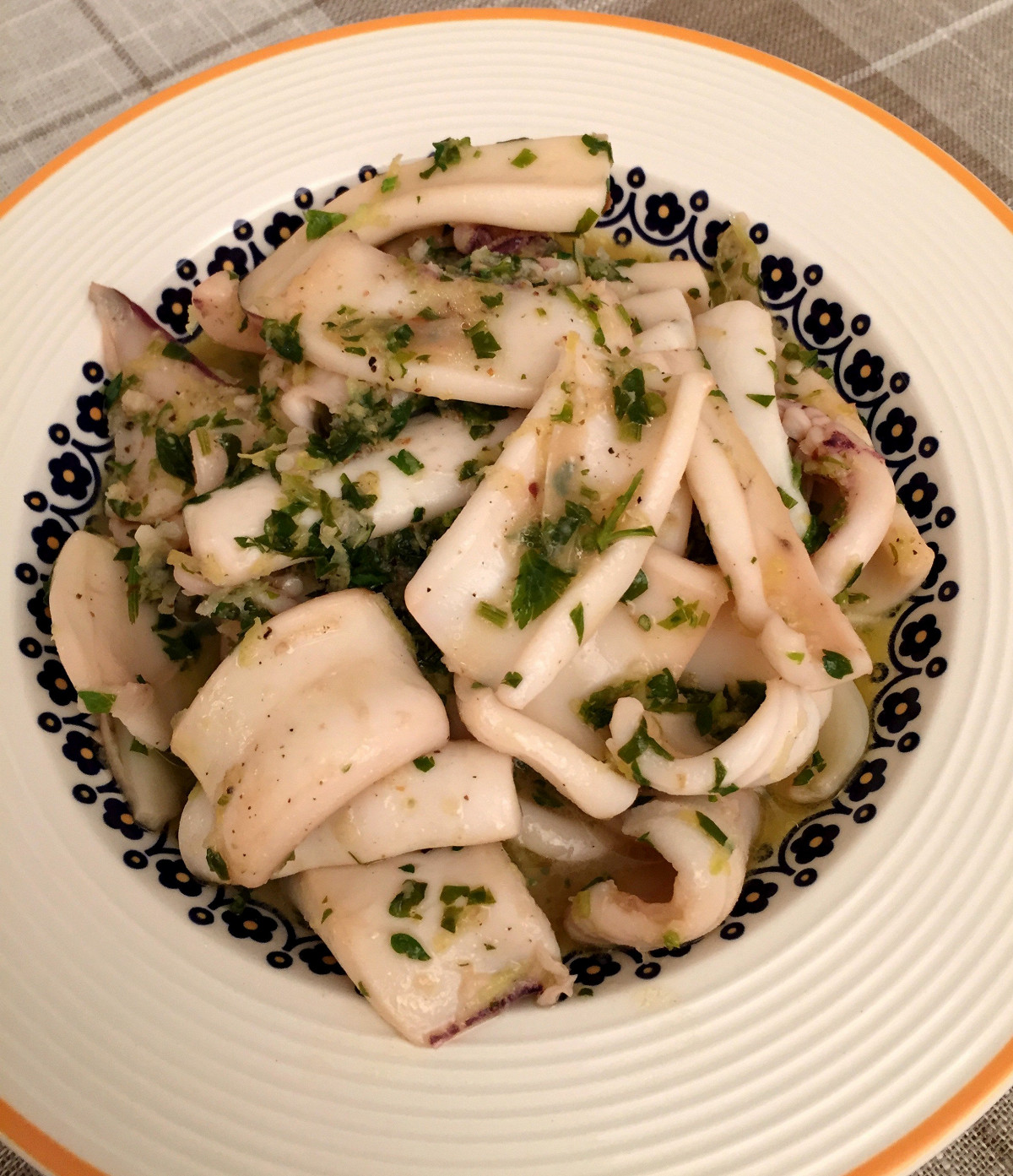 Фото рецепт Кальмары в чесночном соусе