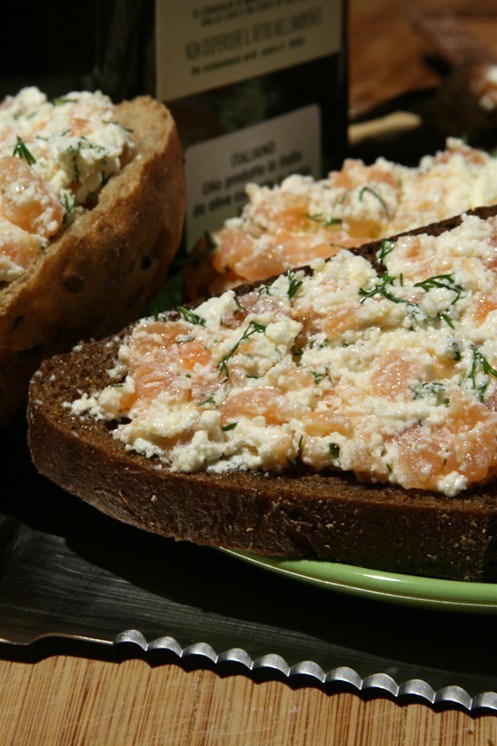 Фото рецепт Слабосоленая семга с творогом и укропом