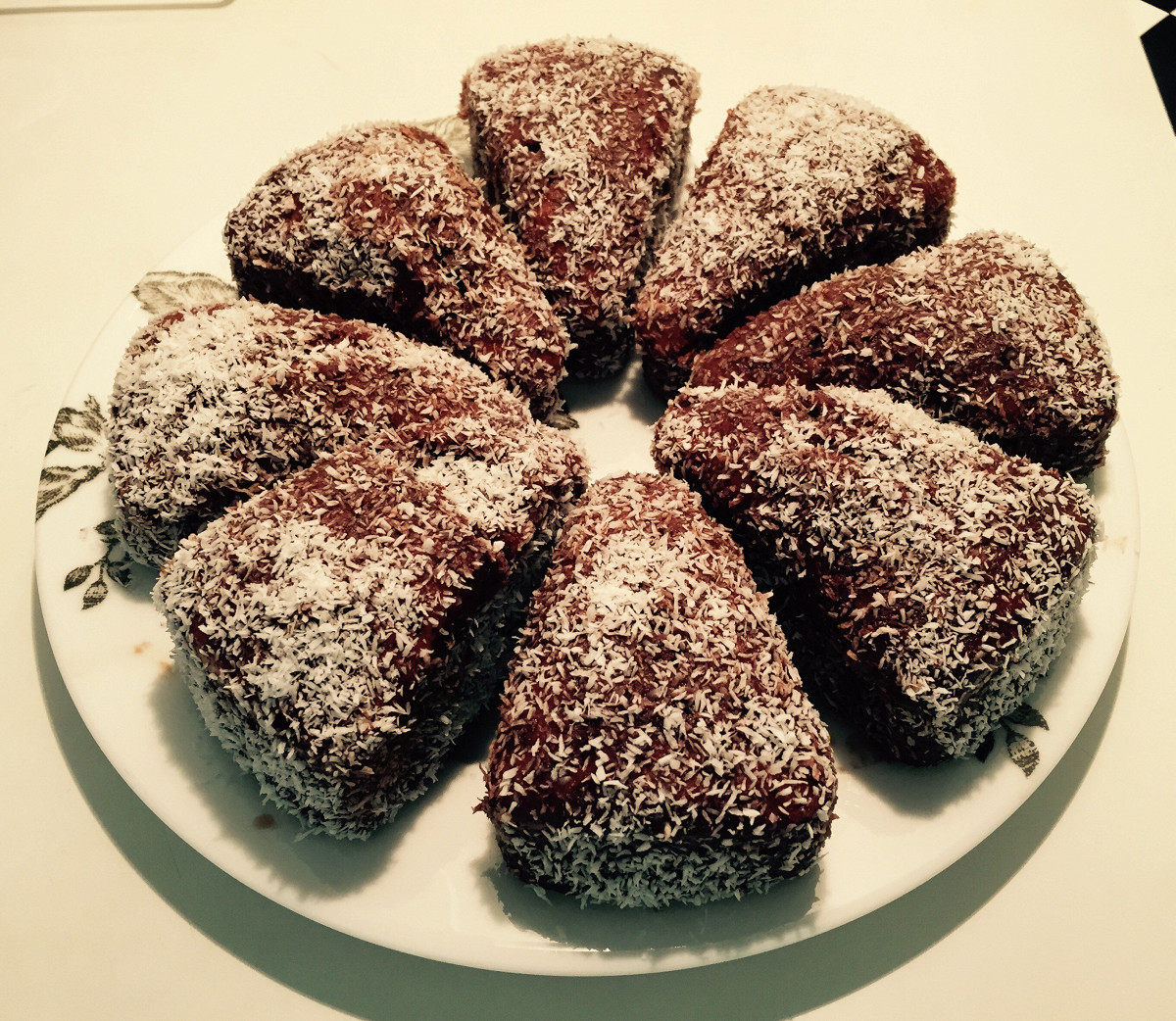 Фото рецепт Нежное шоколадное пирожное