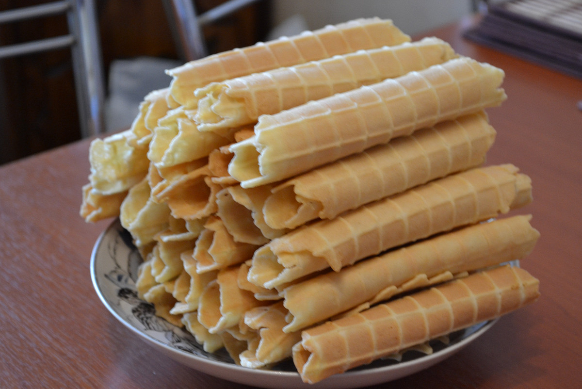 Фото рецепт Хрустящие вафли-трубочки