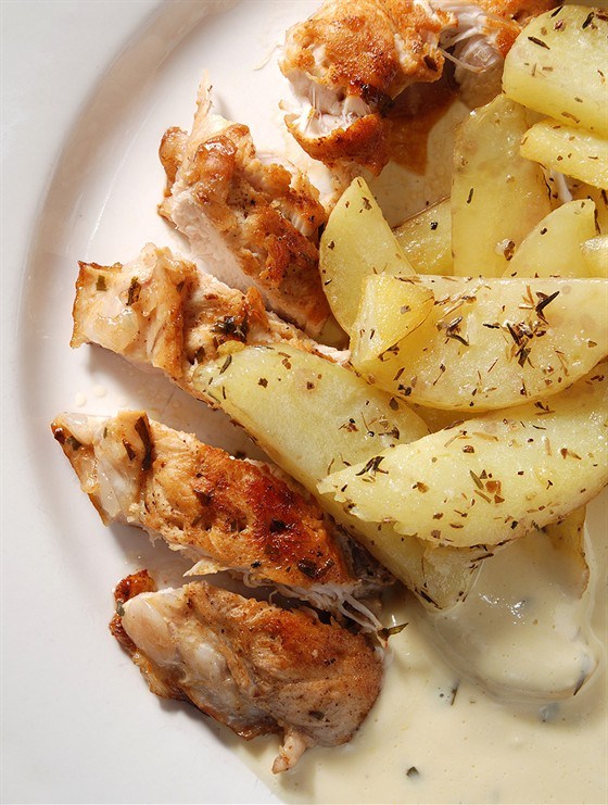 Фото рецепт Жаркое из кролика с красным вином