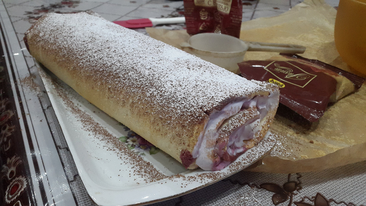 Фото рецепт Бисквитный рулет