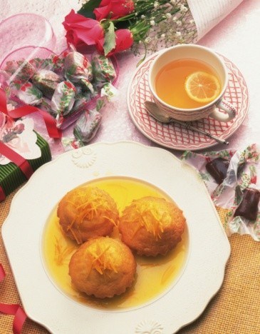 Фото рецепт Лимонные кексы в сиропе с базиликом