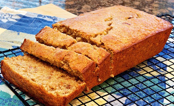 Фото рецепт Кекс с вареньем и сметаной