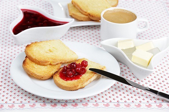 Фото рецепт Базельские тосты с вишнями