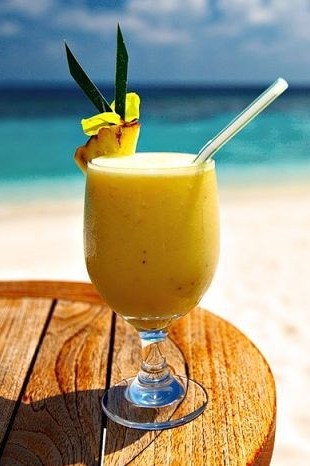 Фото рецепт Легкий банановый коктейль с овсяными хлопьями