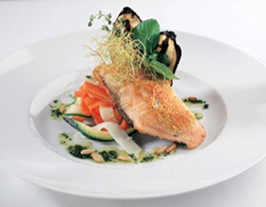 Фото рецепт Семга запеченная с сыром,с соусом из базилика и кедровых орехов