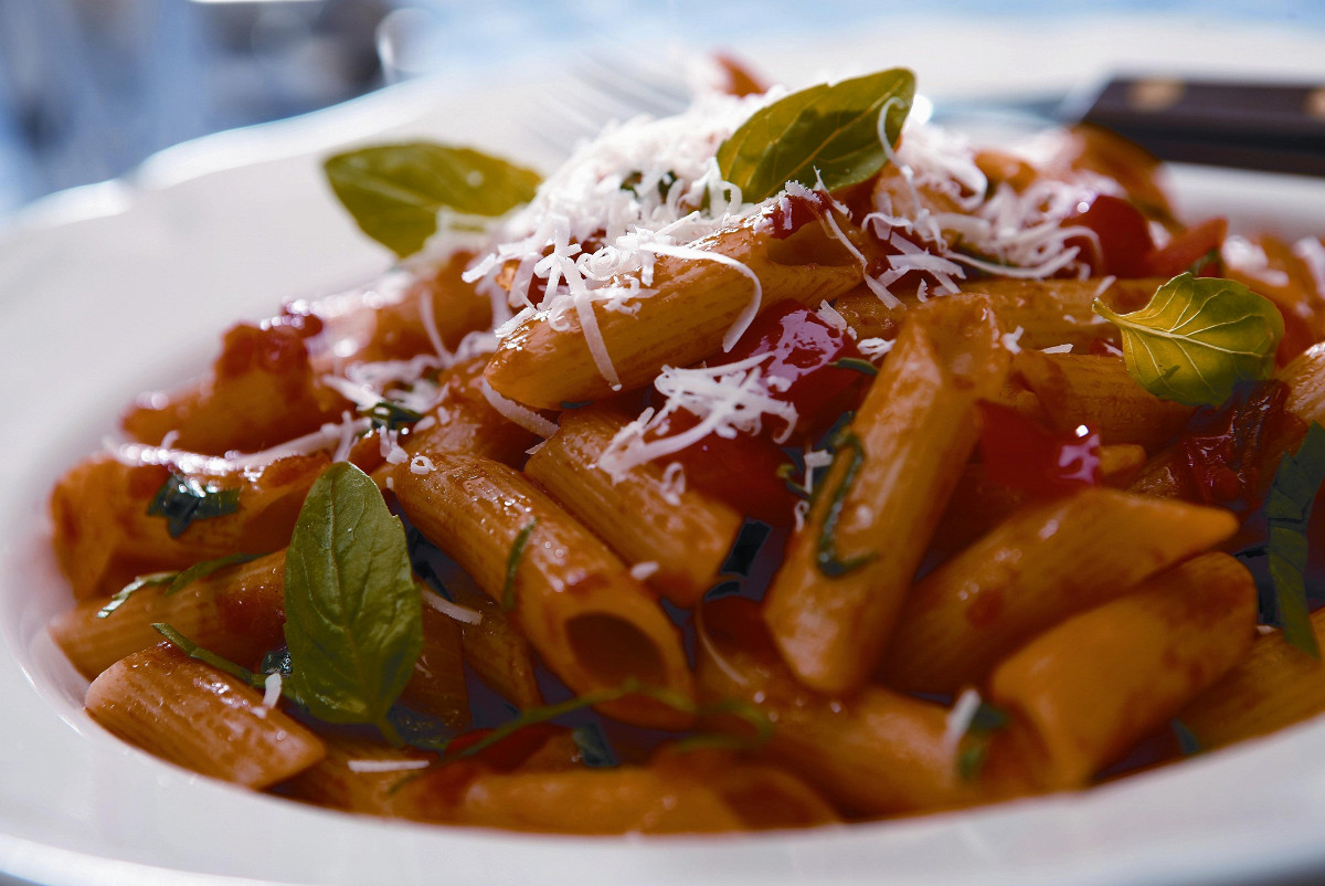 Фото рецепт Пенне арраббьята (томатно-овощная паста)