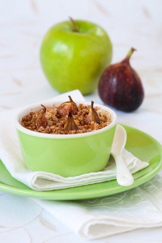 Фото рецепт Крамбл с яблоком и инжиром