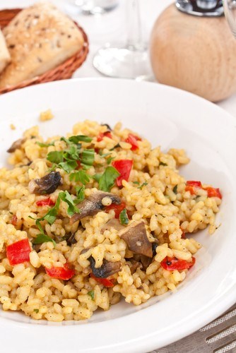 Фото рецепт Куриный плов с грибами и базиликом