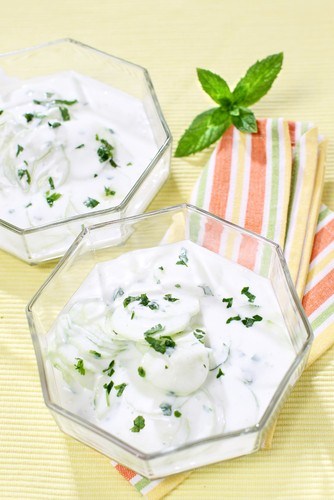 Фото рецепт Салат с огурцом и мятой