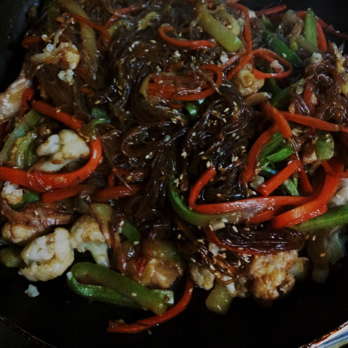 Фото рецепт Бобовая вермишель лонгкоу с кабачками и морковью