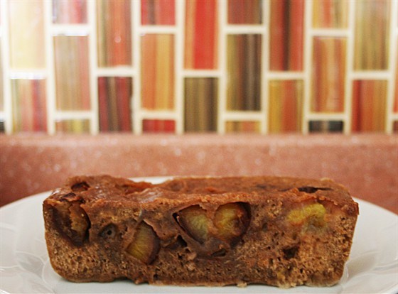 Фото рецепт Пирог со сливой, изюмом и корицей