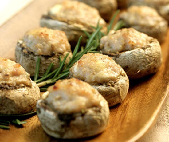 Фото рецепт Фаршированные шампиньоны с сыром в сметанном соусе