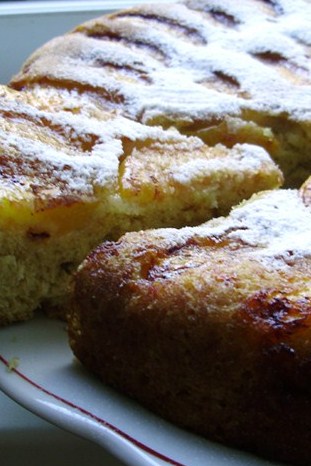 Фото рецепт Воздушная шарлотка с корицей