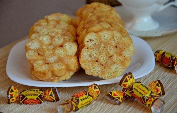 Фото рецепт Колбаска из кукурузных палочек с ирисками